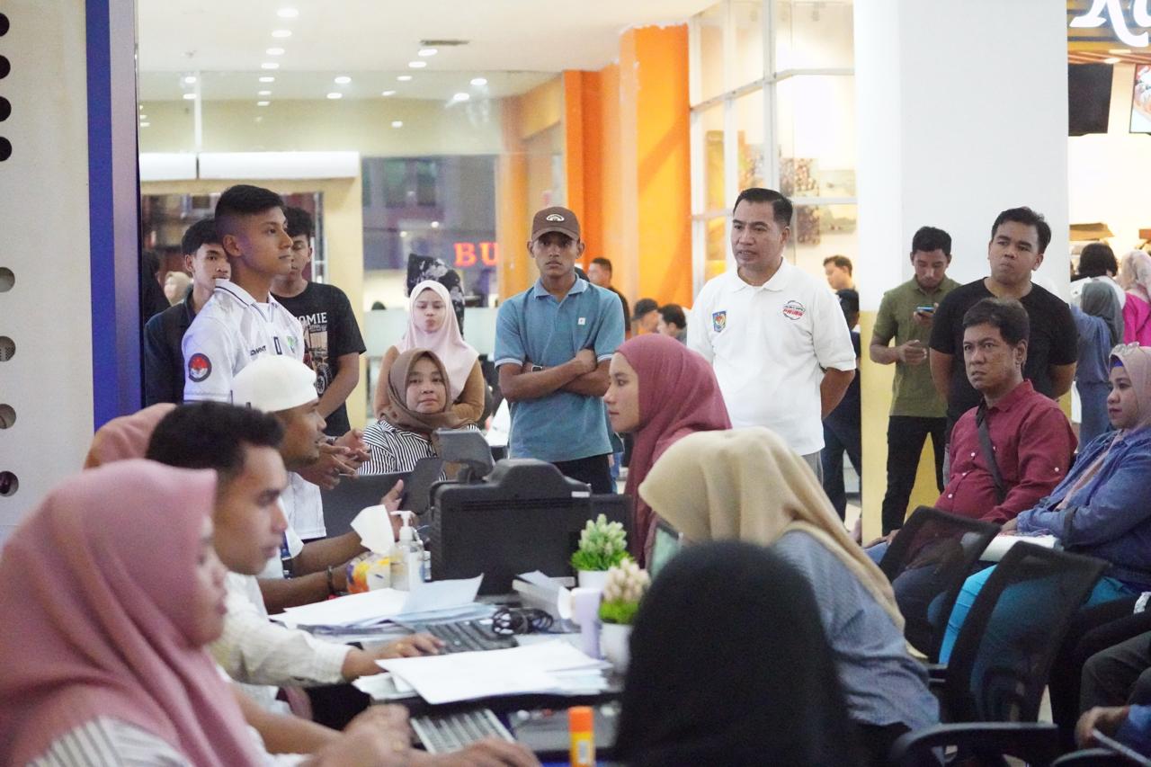 Meriahkan Hari Jadi Pemkot ke-26, Disdukcapil Ternate buka pelayanan Malam Minggu di Mall
